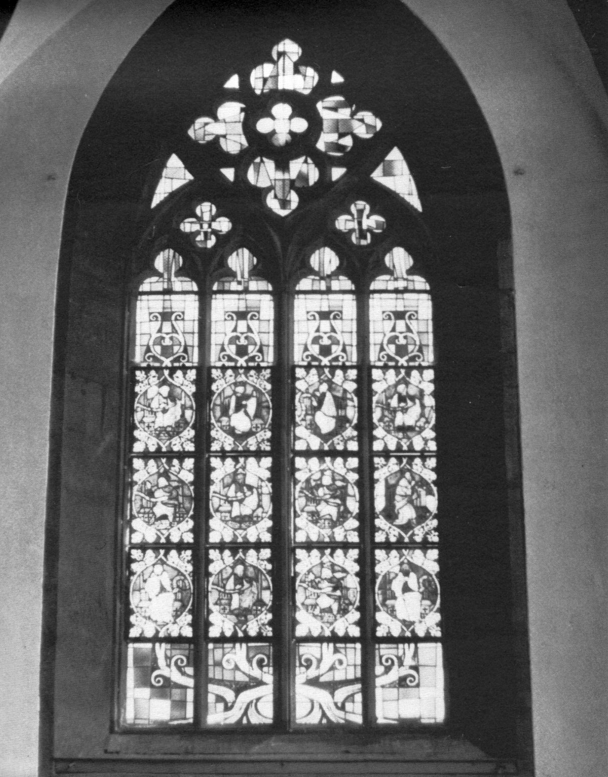 Bildtafeln des alten Nordfensters (14. Jahrhundert) der Klosterkirche Amelungsborn